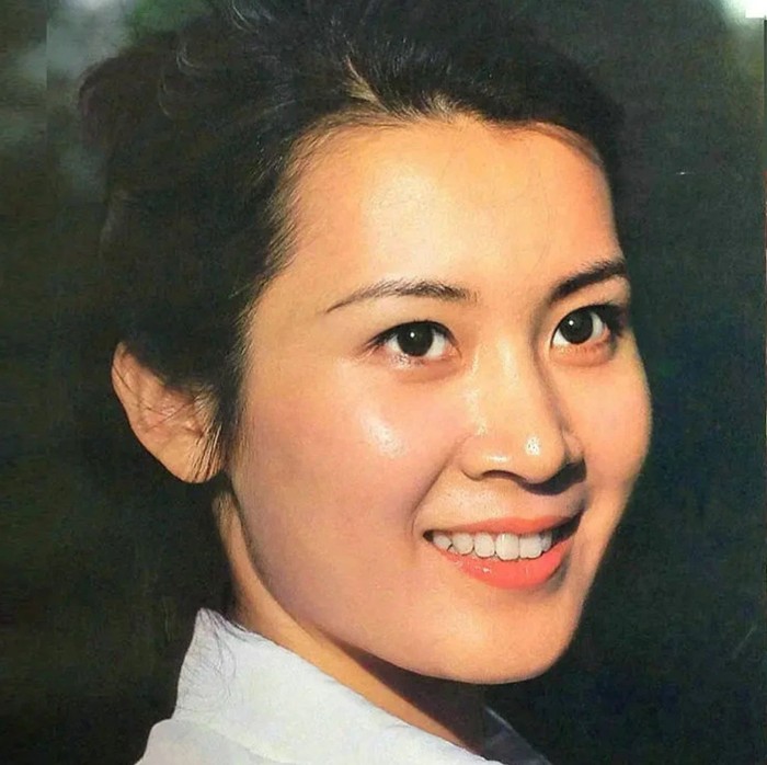 她美貌實力不輸劉曉慶，因拍戲和丈夫離婚，66歲不結婚令人可惜